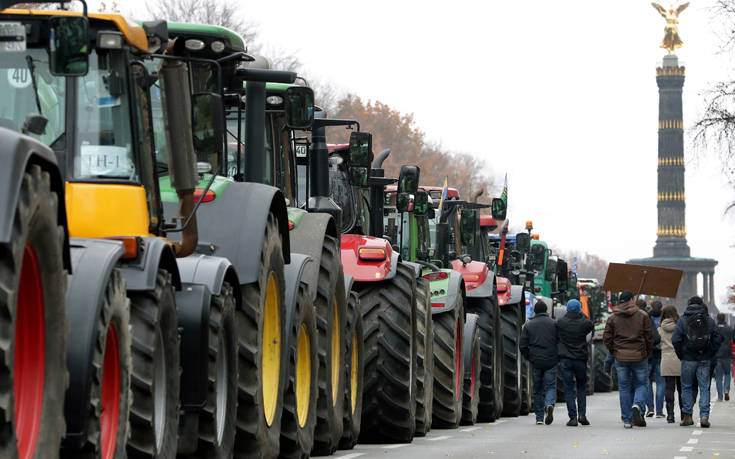 Οι Βρυξέλλες υπό πίεση μπροστά στην αγανάκτηση των αγροτών