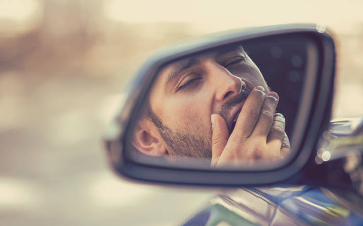 Ο καλύτερος τρόπος για να παλέψεις την υπνηλία στο τιμόνι αν έχεις συνοδηγό