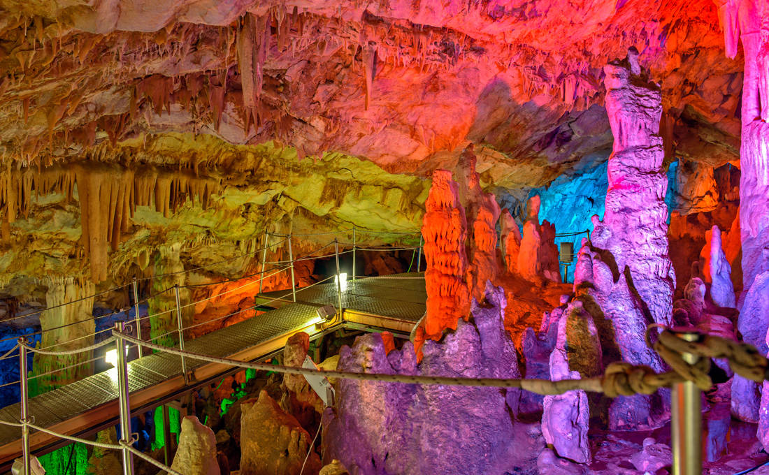 Ένα θαύμα της φύσης σε ένα από τα ωραιότερα σπήλαια της Ελλάδας