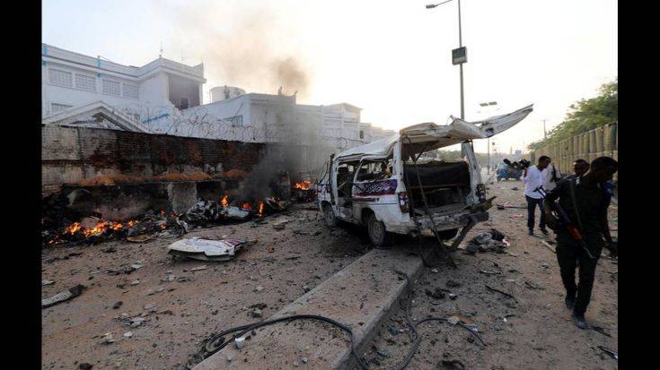 Σομαλία: Βομβιστής καμικάζι έπεσε με το αυτοκίνητό του πάνω σε όχημα του στρατού