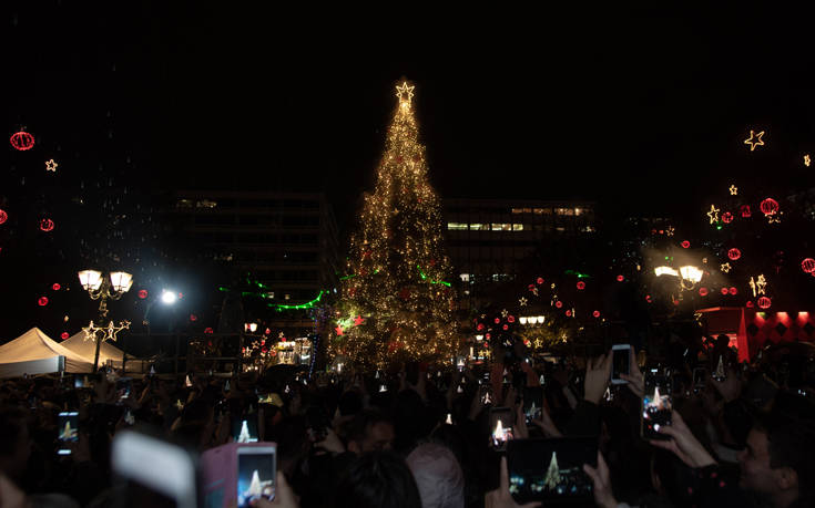 Τα φετινά Χριστούγεννα στην καρδιά της Αθήνας είναι πιο φωτεινά από ποτέ