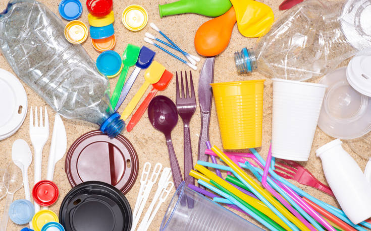 Τέλος στα πλαστικά μιας χρήσης από το 2021: Τα 10 προϊόντα που θα αποσυρθούν