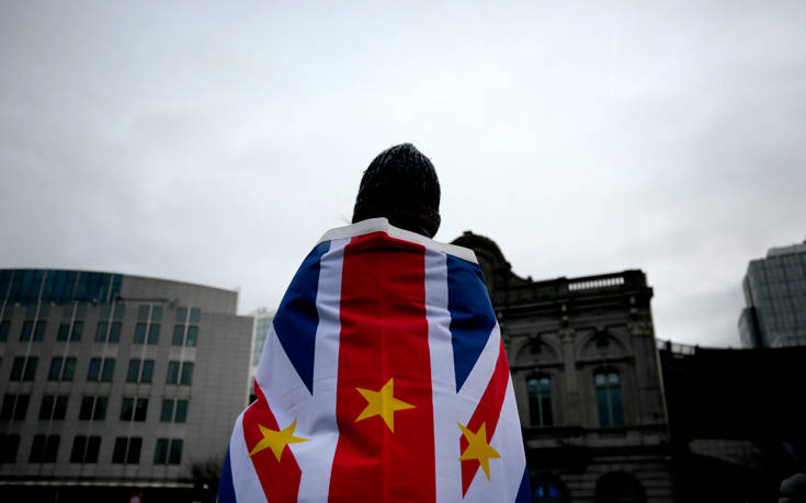 Financial Times: Οι Βρετανοί δεν θα μπορούν να ταξιδέψουν ελεύθερα στην Ευρώπη από την 1η Ιανουαρίου