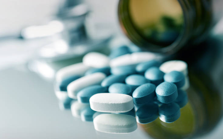 Υπουργείο Υγείας: Μειώθηκαν σημαντικά οι τιμές φαρμάκων για την ηπατίτιδα C