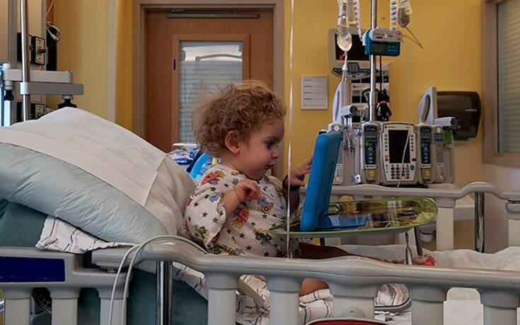Στο νοσοκομείο ο μικρούλης Παναγιώτης -Ραφαήλ: Ίωση τον «χτύπησε» στο αναπνευστικό