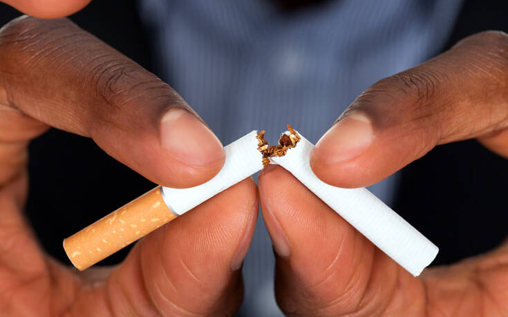 Μειώθηκε στο μισό το κάπνισμα στην Ελλάδα, τι δείχνουν τα στοιχεία για την τελευταία 10ετία
