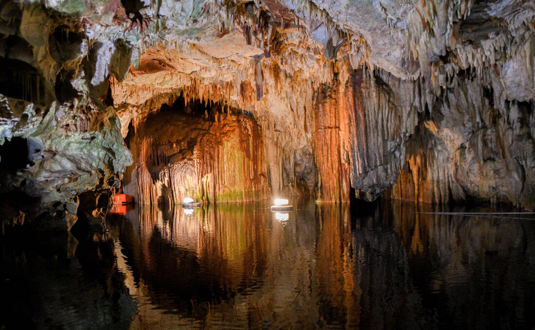 Εντυπωσιακές εικόνες από το Σπήλαιο Διρού