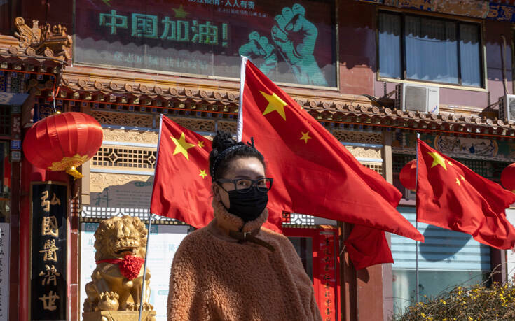 Νέοι υπαινιγμοί της Κίνας ότι ο κορονοϊός ξεκίνησε από τις ΗΠΑ