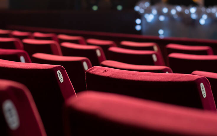 Έτσι πάνε σινεμά οι Ιταλοί χωρίς να κινδυνεύουν από τον κορονοϊό