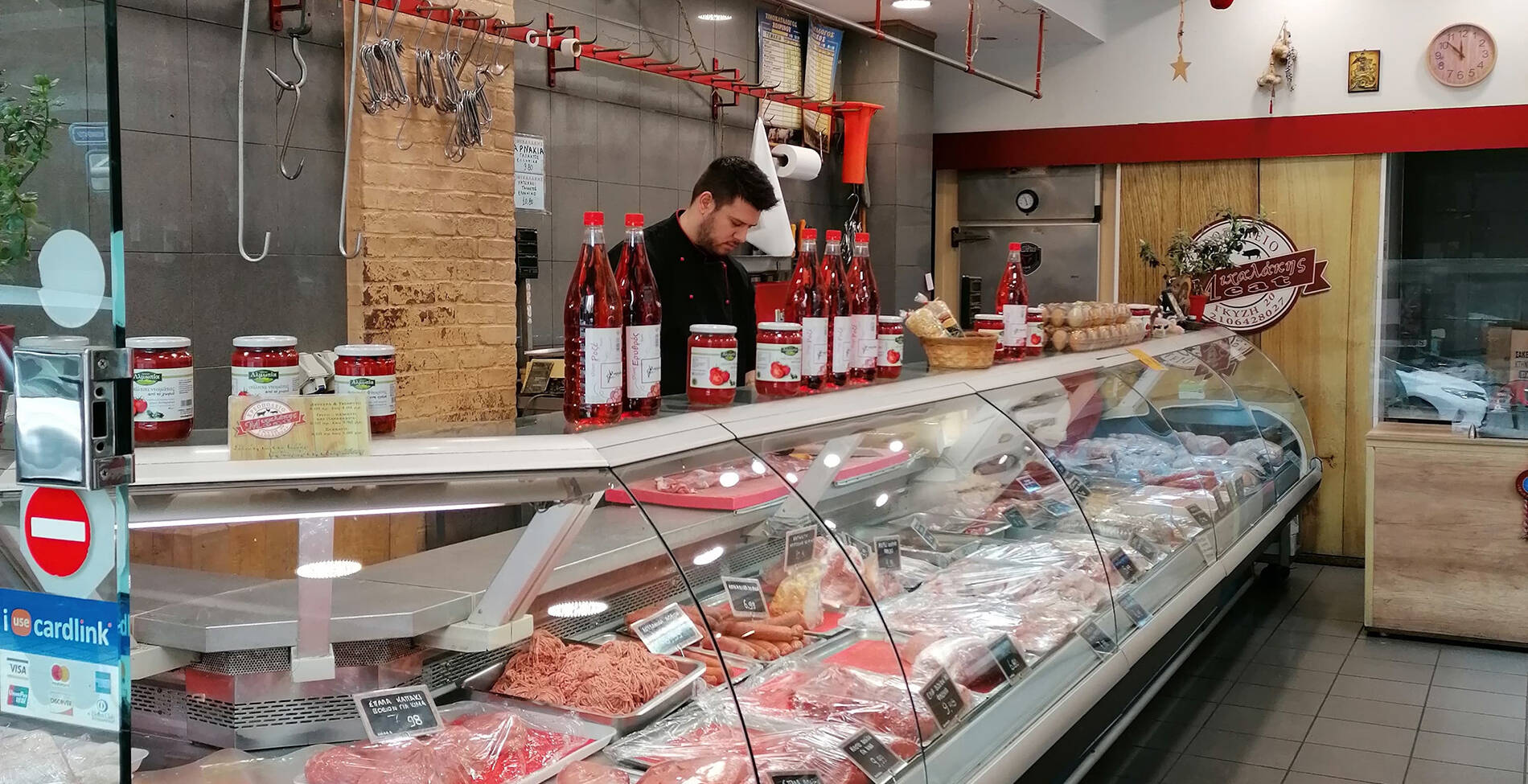 Κρεοπώλης εξηγεί τι συμβαίνει στο μαγαζί του αυτές τις ημέρες: Η παραγγελία με τα 40 κιλά κρέας
