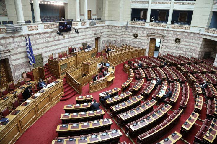 Βουλή: Τροπολογία για τη στήριξη ανέργων, ελευθέρων επαγγελματιών και αυτοαπασχολούμενων