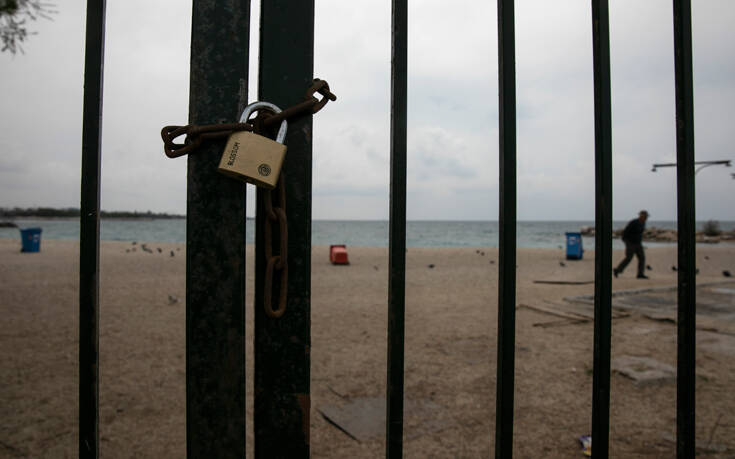 Κορονοϊός: Τι θα γίνει με το μπάνιο στη θάλασσα &#8211; Τι εξετάζει η κυβέρνηση