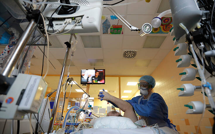 Κορονοϊός: Οι υγειονομικοί είναι πιο πιθανό να μολυνθούν στο σπίτι τους ή εκτός νοσοκομείου