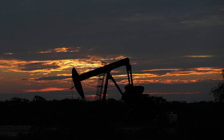 Πετρέλαιο: Βουτιά 5% σημειώνει η τιμή του μπρεντ