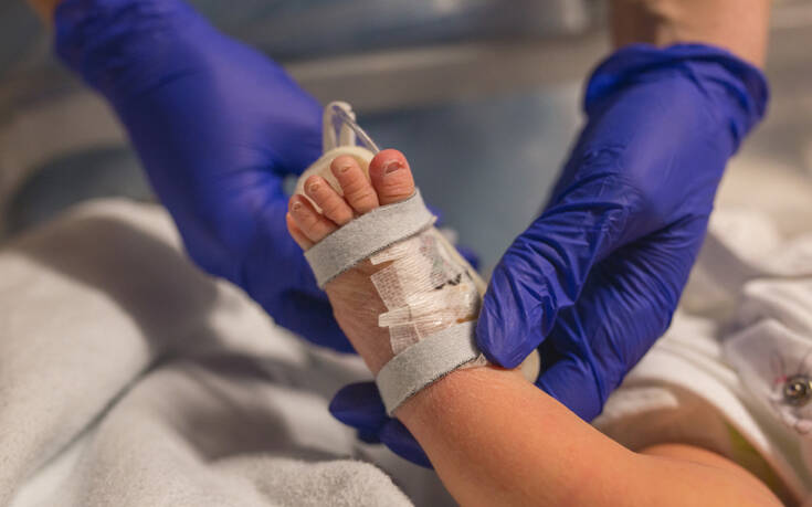 Μωρό γεννήθηκε με αντισώματα κορονοϊού χωρίς να έχει προσβληθεί από τον ιό