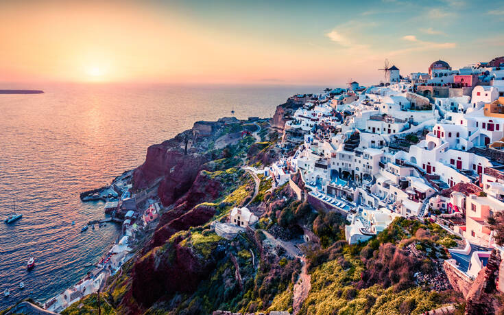 Daily Mail: Ελπίδα για καλοκαιρινές διακοπές στην Ελλάδα χωρίς 14ήμερη καραντίνα