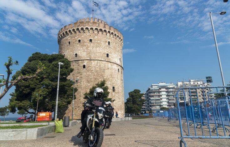 Εντατικοί έλεγχοι σε δρόμους και καταστήματα στη Θεσσαλονίκη για τα μέτρα προστασίας