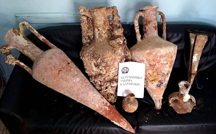 Συλλήψεις αρχαιοκάπηλων για κατοχή αμφορέων και εικόνας 200 ετών σε Κάλυμνο και Πάρο
