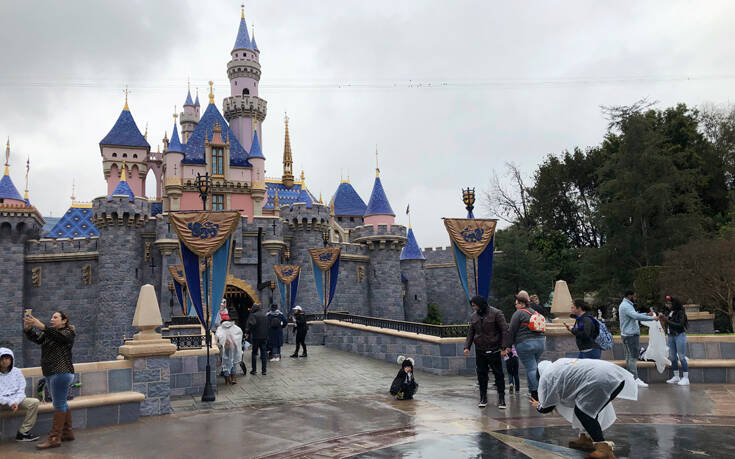 Στα τέλη Απριλίου θα επαναλειτουργήσει η Disneyland στην Καλιφόρνια