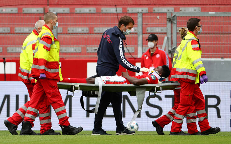 Σοκαριστικός τραυματισμός στη Γερμανία, με διάσειση στο νοσοκομείο παίκτης της Μάιντς