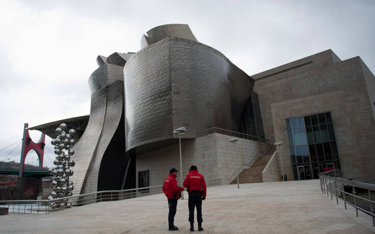 H Ισπανία βγαίνει από το lockdown: Το μουσείο Γκούγκενχαϊμ άνοιξε τις πόρτες του για το κοινό