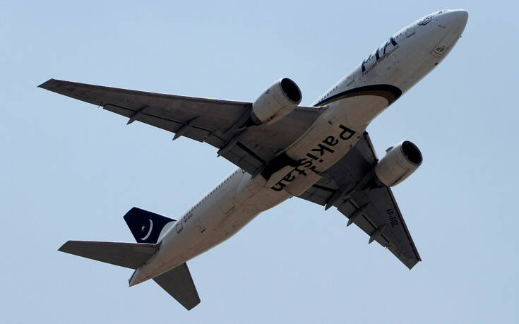 Αεροπορική εταιρεία στο Πακιστάν καθηλώνει το 1/3 των πιλότων της λόγω υποψιών για «ύποπτα» διπλώματα