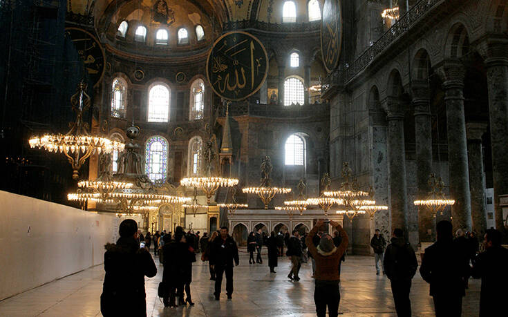 Τι λένε Τούρκοι αξιωματούχοι για το ενδεχόμενο κλεισίματος της Αγίας Σοφίας