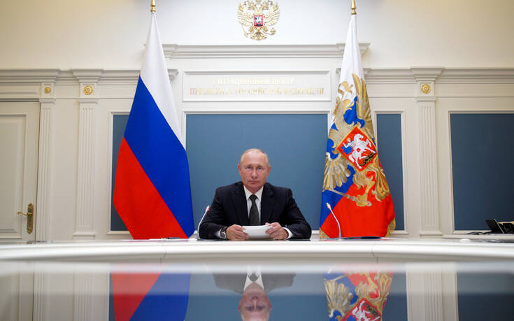 Ρωσία: Ο Πούτιν υπέγραψε νέους νόμους με στόχο τα αμερικανικά μέσα κοινωνικής δικτύωσης