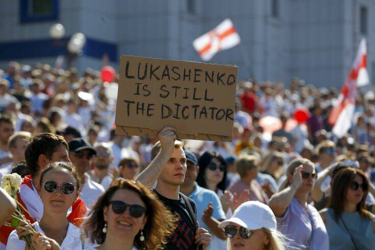 Αναδίπλωση Λουκασένκο: «Δεν είμαι άγιος» &#8211; «Παραδίδω την εξουσία μετά από δημοψήφισμα»