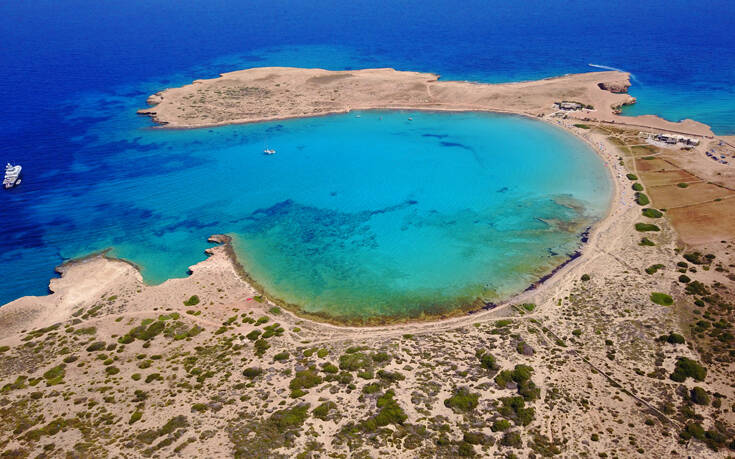 Πορί: Η παραλία στα Κουφονήσια που την αποκαλούν και «παράδεισο»