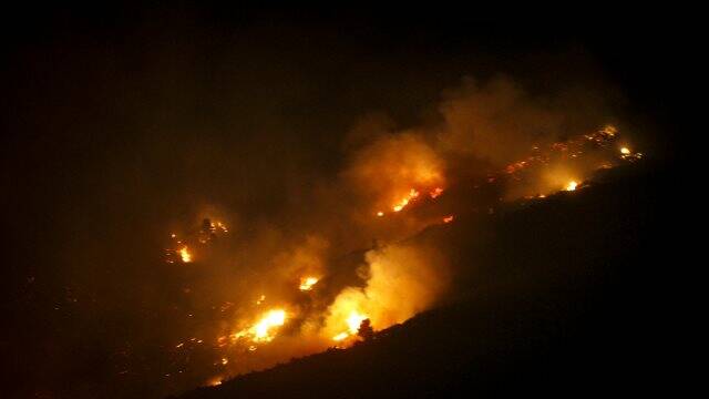 Σε ύφεση η φωτιά στο Παραδείσι &#8211; Επιστρέφουν στα σπίτια τους οι κάτοικοι και στο Μπερμπάτι