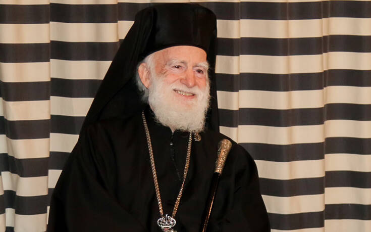 «Ψηλά το κεφάλι»: Τα λόγια του Αρχιεπισκόπου Κρήτης Ειρηναίου μέσα στο ασθενοφόρο