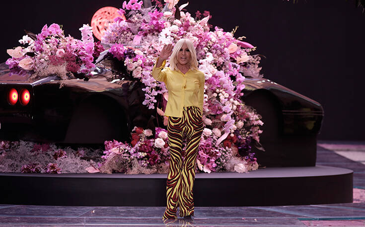 Versace: Για πρώτη φορά στην πασαρέλα του Οίκου plus size μοντέλα