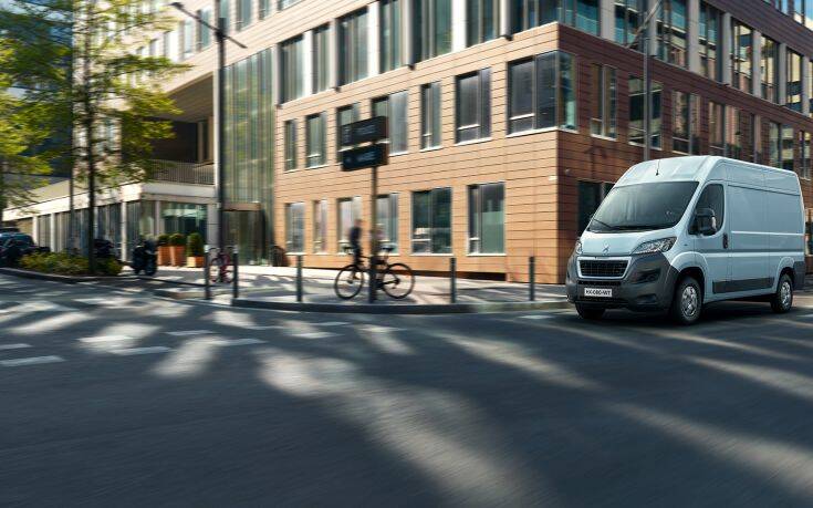 Peugeot e-Boxer:  Ένα ηλεκτρικό Van με αυτονομία έως 340 χιλιόμετρα