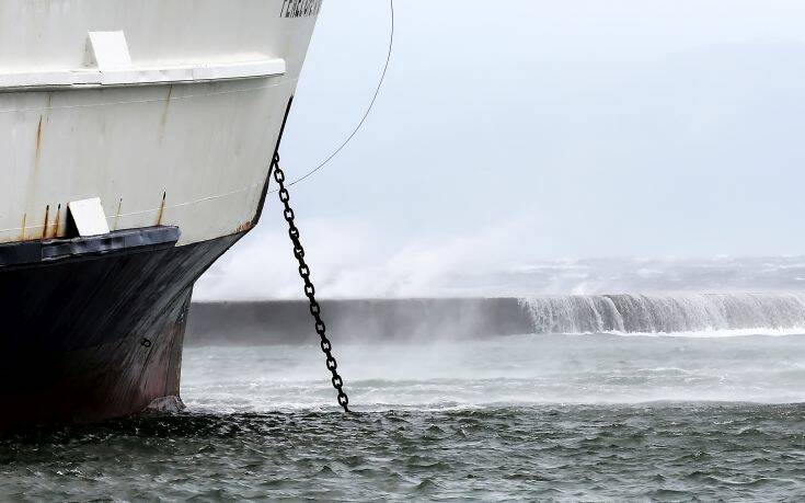 Ισχυροί άνεμοι στη θάλασσα, προβλήματα στις ακτοπλοϊκές συγκοινωνίες
