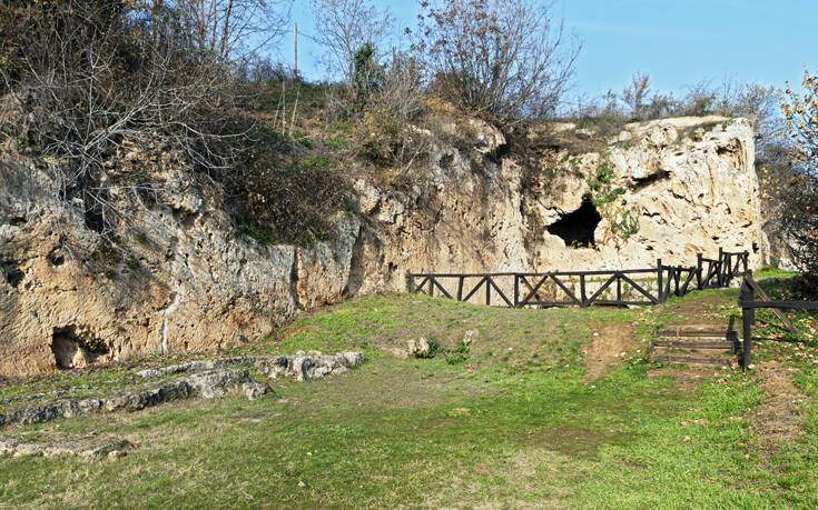 Η φυσική σπηλιά που αποτέλεσε την σχολή του Αριστοτέλη
