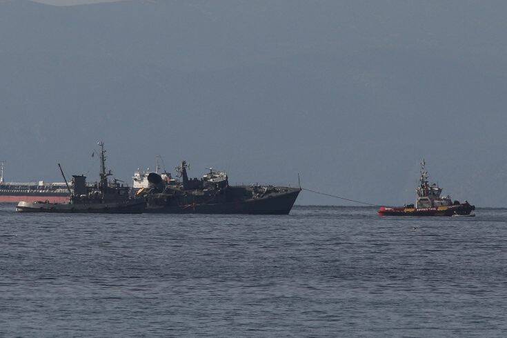 Σύγκρουση πλοίων στον Πειραιά: Η ανακοίνωση του υπουργείου Ναυτιλίας