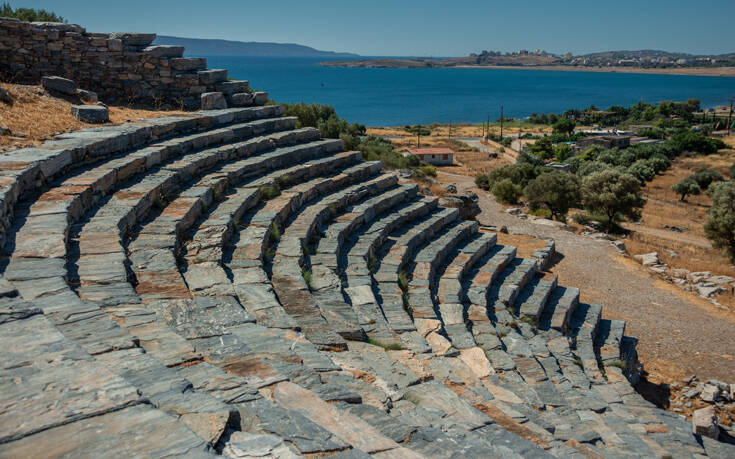 Το αρχαιότερο σωζόμενο θέατρο της Ελλάδας βρίσκεται μια ανάσα από το κέντρο της Αθήνας
