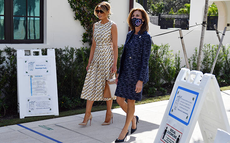 Μελάνια Τραμπ: Ψήφισε με midi φόρεμα 4.500 δολαρίων, χωρίς να φοράει μάσκα