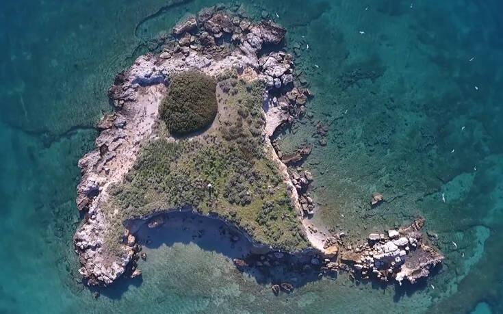 Ποιο μικρό νησί αποκαλείται «καπέλο του Βενιζέλου»
