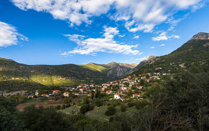 Τρία άγνωστα χωριά της Πελοποννήσου που κλέβουν τις εντυπώσεις