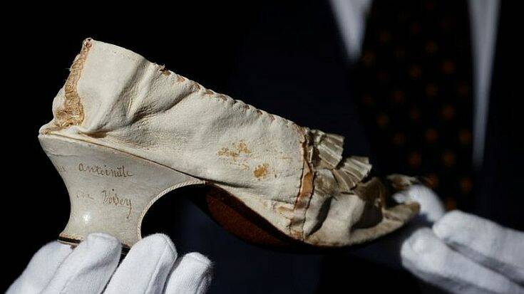Ένα παπούτσι της Μαρίας Αντουανέτας δημοπρατείται εν μέσω πανδημίας