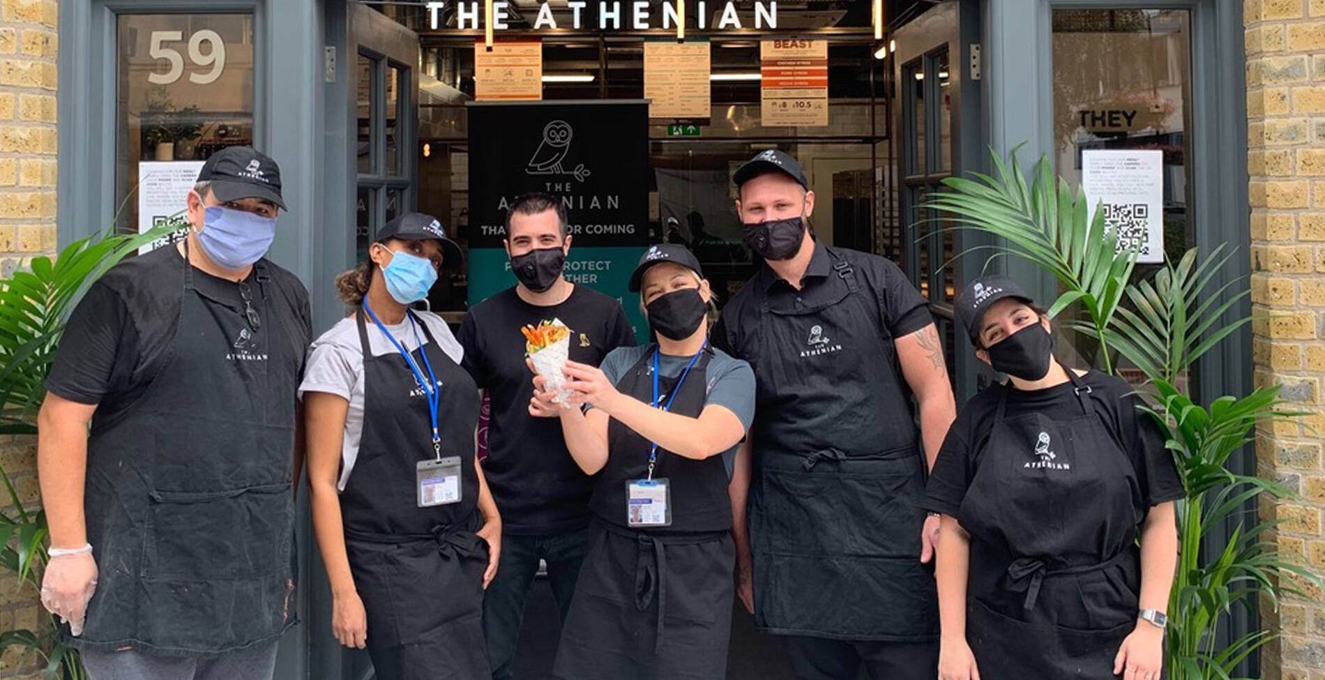 «Athenian»: Το ελληνικό εστιατόριο στη Βρετανία που στην περίοδο του lockdown έσπασε όλα τα ρεκόρ