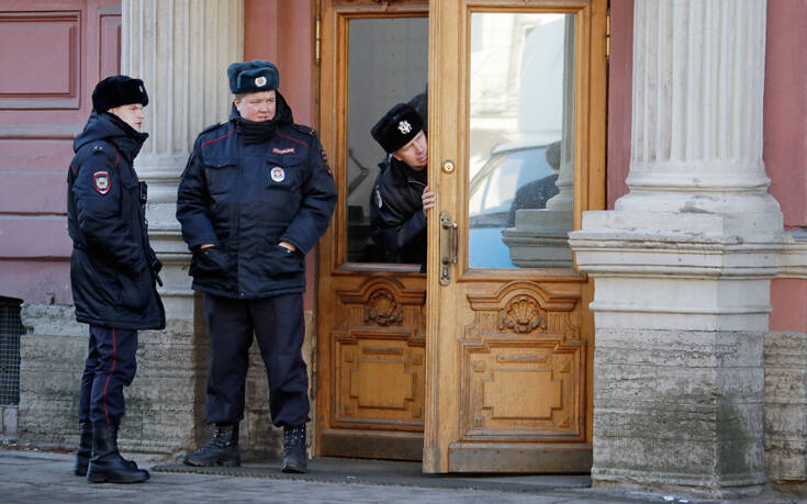 Ρωσία: Ομηρία σε τράπεζα, ο δράστης κρατάει τρεις υπαλλήλους