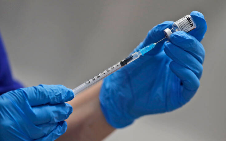 «Η μετάλλαξη του κορονοϊού δεν μειώνει την ισχύ του εμβολίου»