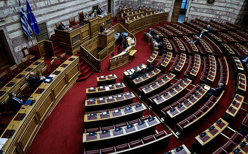 Λιβάνιος για τις επικρίσεις περί λογοκρισίας του άρθρου 8 για τα ΜΜΕ: Πουθενά δεν μιλάει για καλλιτέχνες ή για φυλάκιση