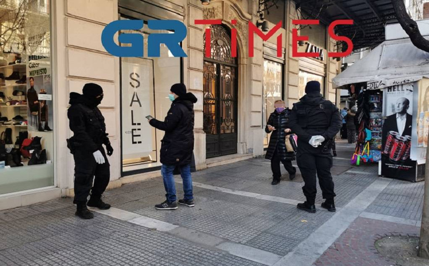 Θεσσαλονίκη: Ουρές και σήμερα στα καταστήματα
