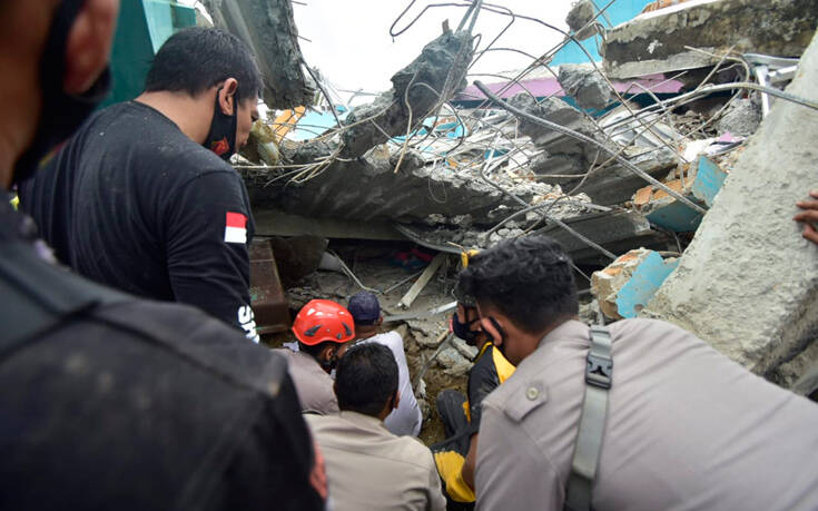 Επτά νεκροί από ισχυρό σεισμό στην Ινδονησία