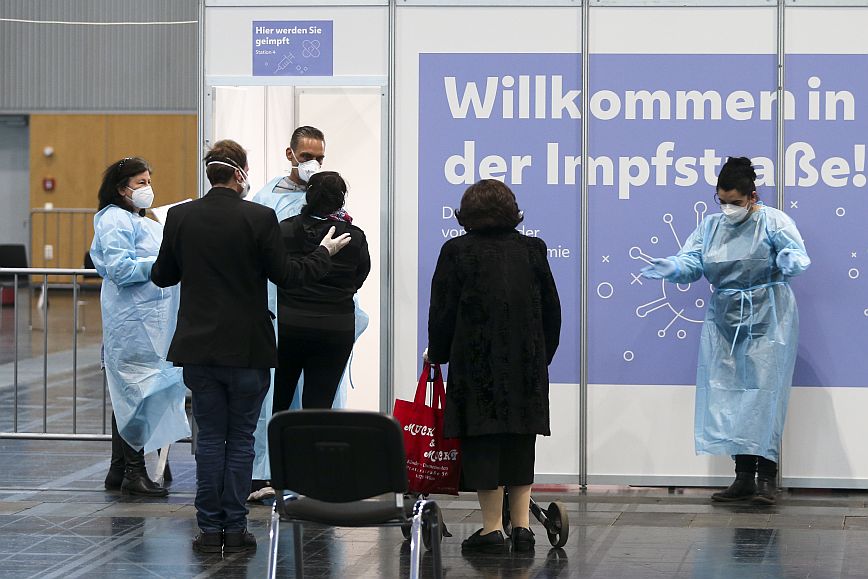 Γερμανία: Παραγγέλνει ήδη εμβόλια για το 2022