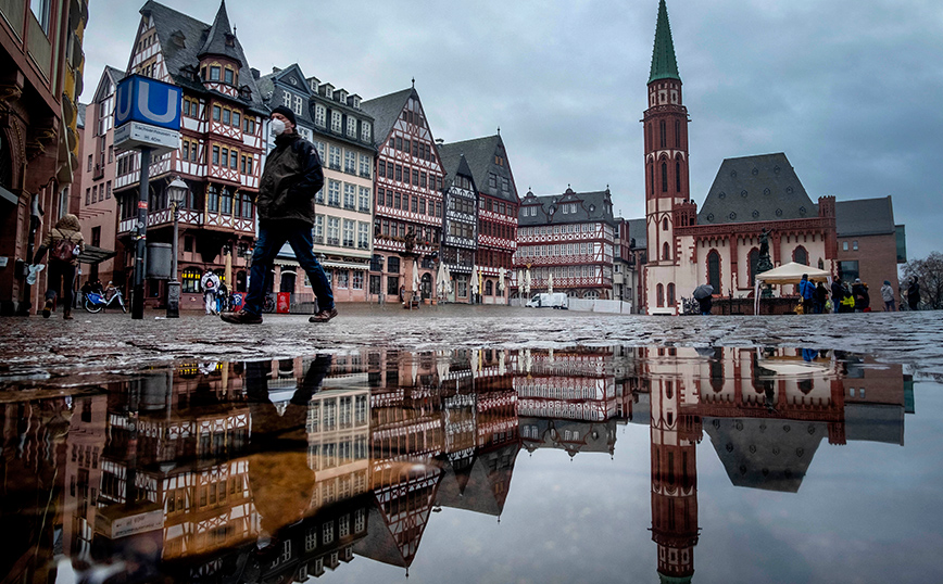 Spiegel: Απαγόρευση εισόδου στην Γερμανία από επιβαρυμένες χώρες ή με μεταλλαγμένα στελέχη